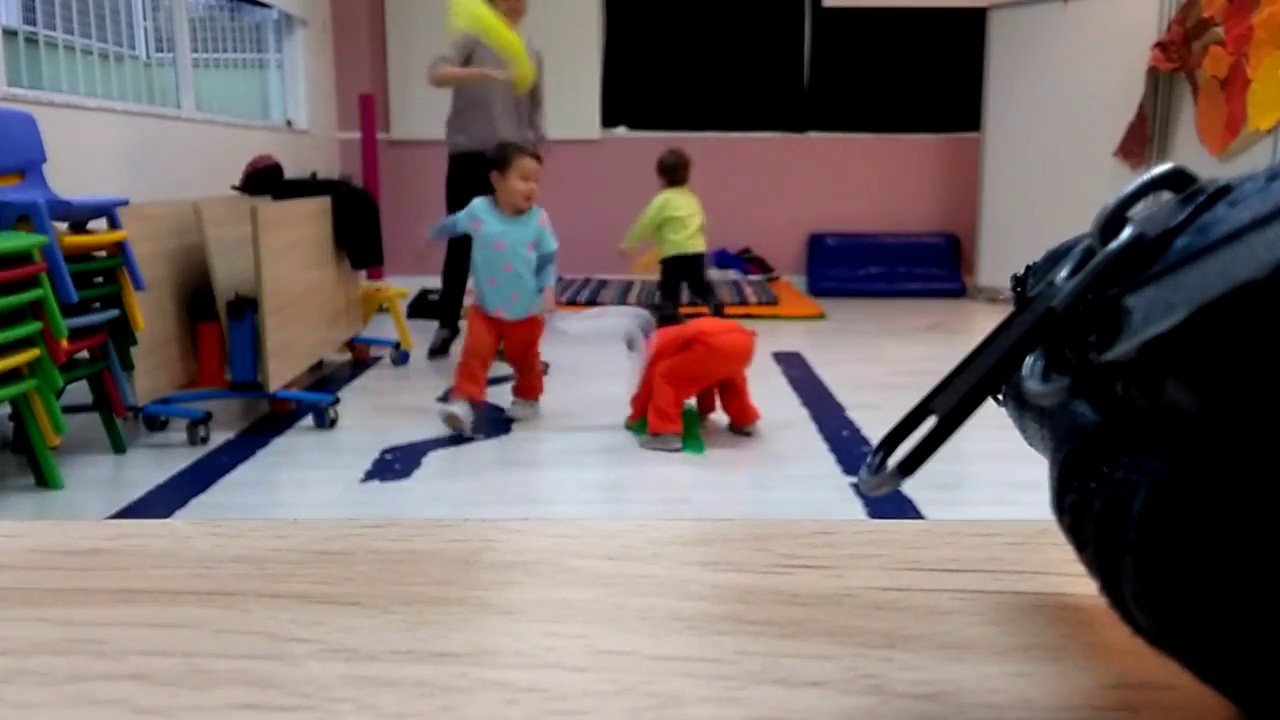 Quemando energía con alegría: música clásica y pañuelos