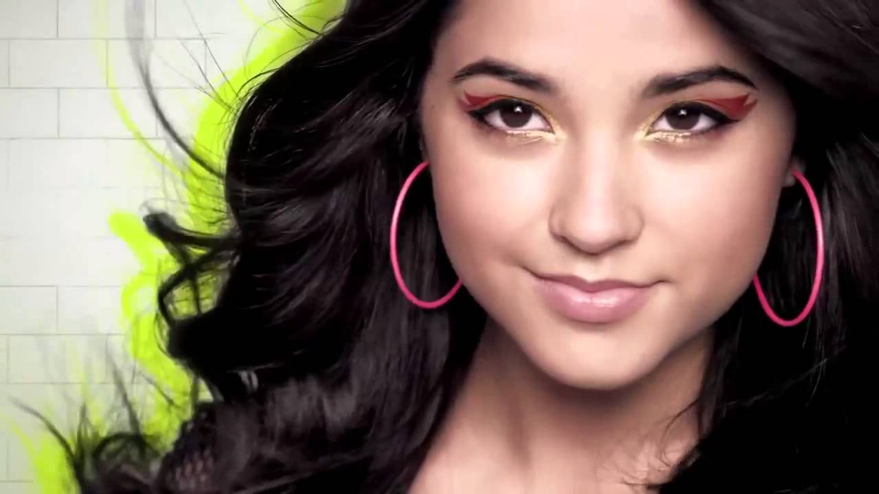 Presenting Nueva COVERGIRL Becky G - YouTube