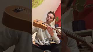 Pemain Gitar menemukan Ukulele