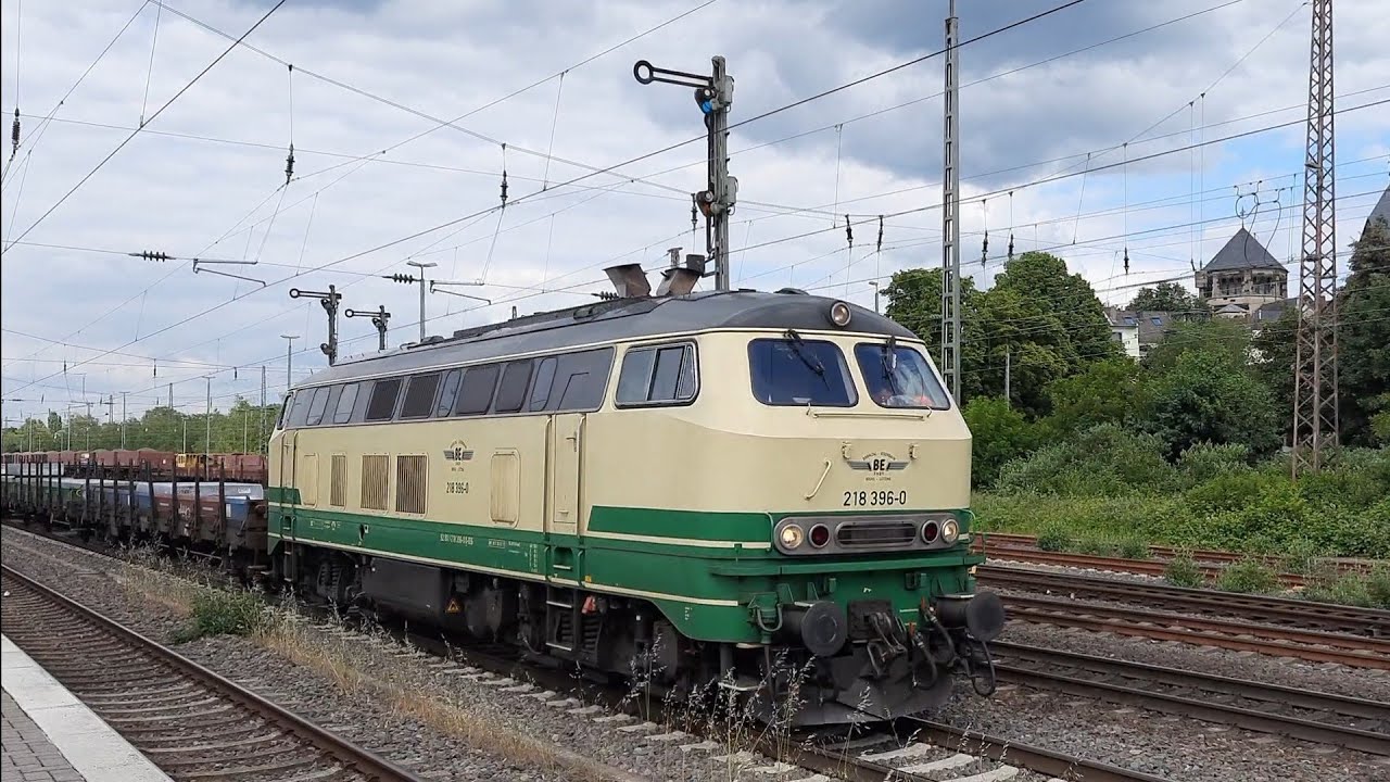 BR 218 396-0 der BE mit Aluzug