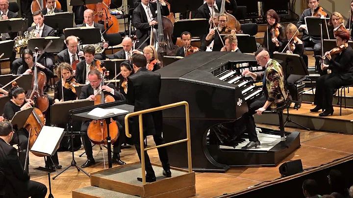 Cameron Carpenter playing Rachmaninoff at Wiener K...