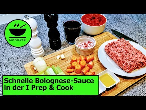 Heute zeige ich euch ein schnelles und leckeres Rezept für eine Zucchinicremesuppe mit Frischkäse. V. 