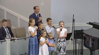 Video thumbnail of "КРАСИВОЕ ПЕНИЕ семьи Бальжик «Я счастлив тем, что верю в Бога»"