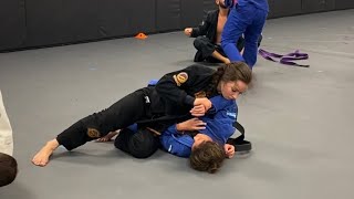 Jiu jitsu Black Belt rolling with a white belt (Constant flow)