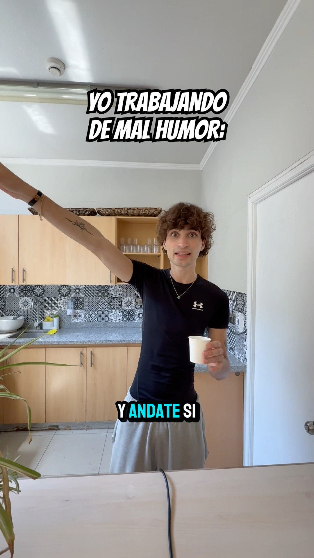 MATI SPANO VENDIENDO CAFÉ (porque cerró tiktok)