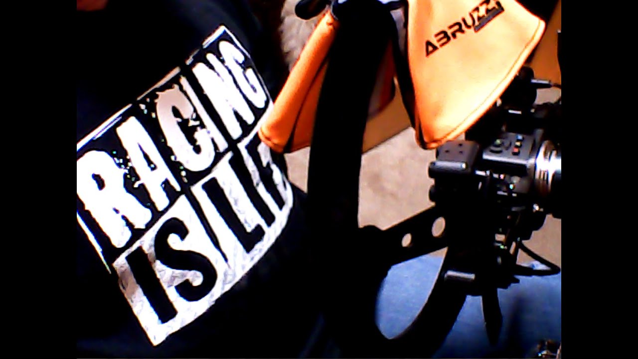 #85 Abruzzi Racewear Truck at California Loose LugNuts Racing - YouTube