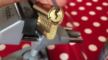 (033) Beginner focus on - Spool pins and picking spool pins