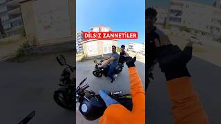 Deli̇ Oldular..😅