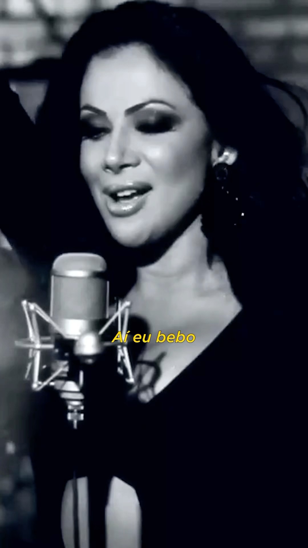 Já que pra gente terminou agora, vou afogar meus sentimentos ?? #valeriabarros #sertanejo