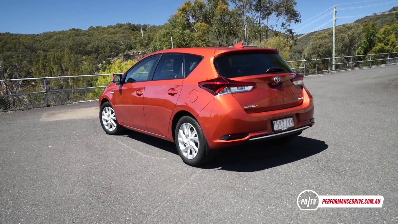 2016 Toyota Corolla Hybrid 0-100km/h & engine sound - YouTube