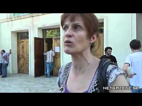 ამომრჩევლები უბანზე სამარშრუტო ტაქსით მიიყვანეს