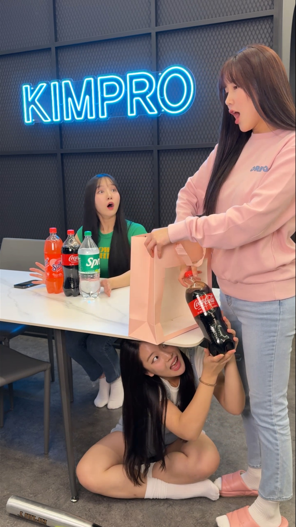 물건이 계속 나오는 쇼핑백?