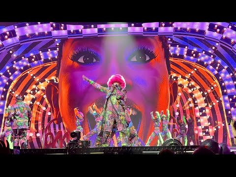 Missy Elliott – Work It/Pass That Dutch – Live from The Out Of This World Tour at UBS Arena