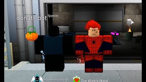 1v1ing a HACKER in ROBLOX Assassin! (Hacker vs Pro)