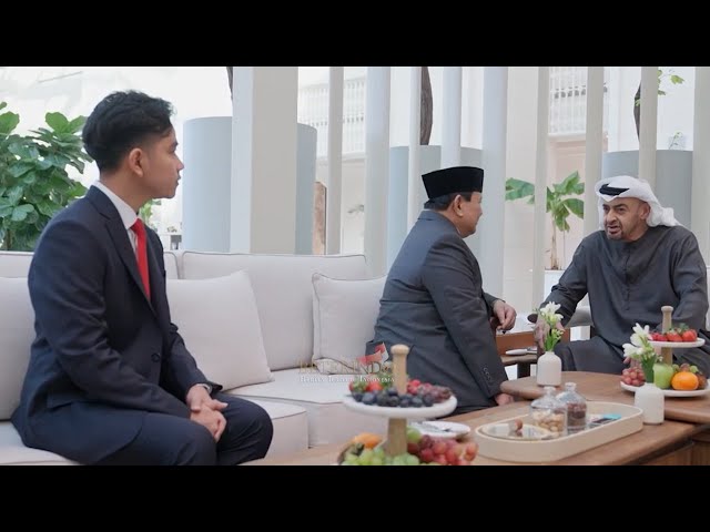 Bertemu di Abu Dhabi, Prabowo dan Gibran Sampaikan Salam dr Presiden Jokowi pd MBZ class=