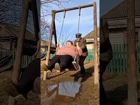 Проверка на прочность качели. #smile  #деревня  #прикол  #семья  #отношения