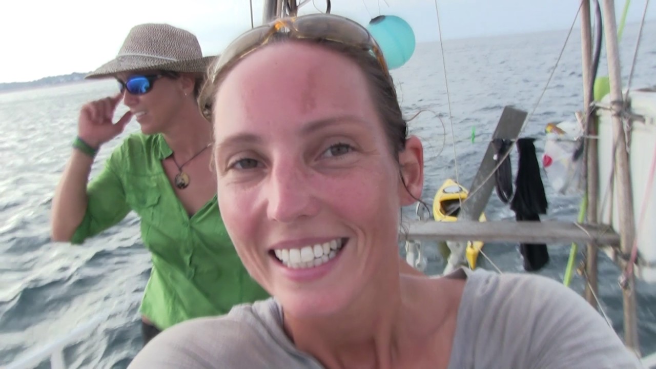 Whale Watching In Panama From My Own Sailboat – UNTIE THE LINES III #11