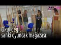 Çilek Kokusu - Okul Değil Sanki Oyuncak Mağazası!