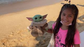 Baby yoda conoce las hermosas playas de Acapulco 