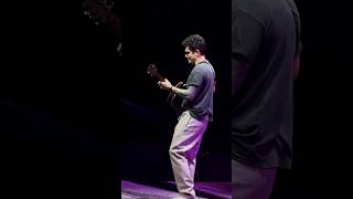 Download Lagu John Mayer emotionally chokes up at TD Garden Boston during Stop This Train 🎥savingmemoryarchives MP3