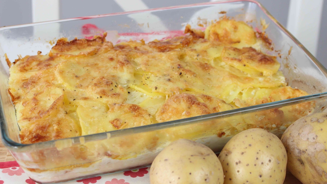 KARTOFFELGRATIN - so gelingt dir der Auflaufklassiker | Cremig ...