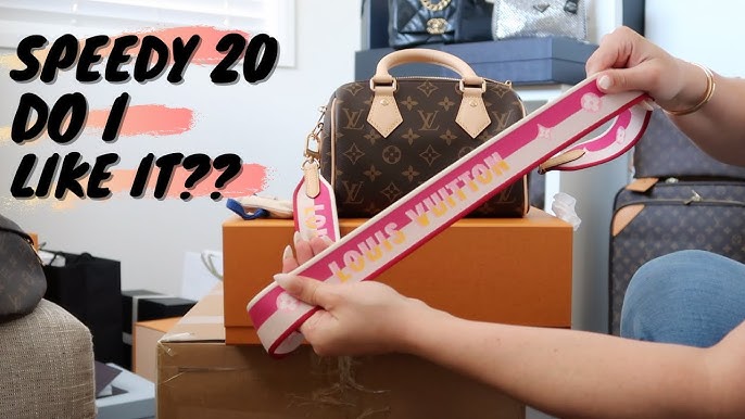 Unboxing Louis Vuitton world tour bumbag * What fits inside? 