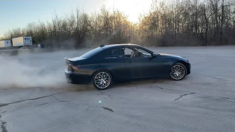 BMW 335i Drifting with auto trans (HOW TO)