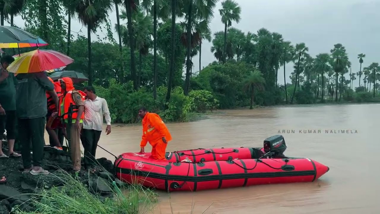 DAY 3 - Moranchapalli Flood Rescue | Life Of Two Photographers