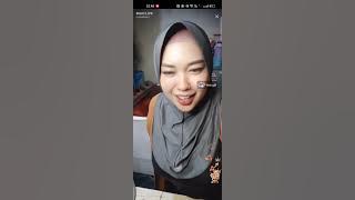 Jilbab Munaroh  lagi masak