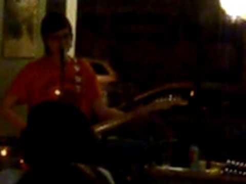 ALICE COHEN - "BLACK PEPPER" solo live at Eat Reco...