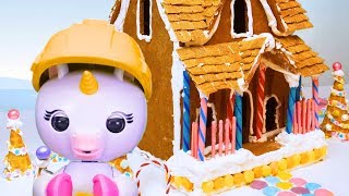 Fingerlings | How To Make A Gingerbread House with Gigi The Unicorn | Kids Cartoons