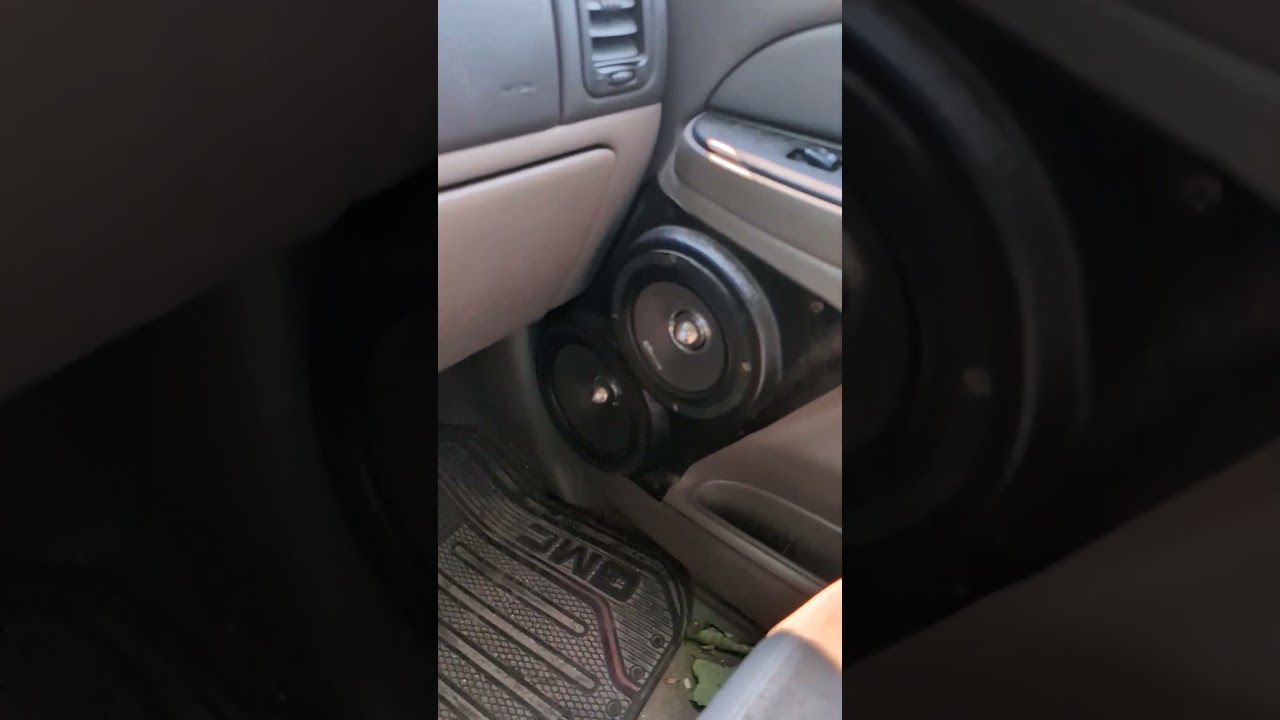 Rockford P3 15 powered by Boss audio Riot 1100 