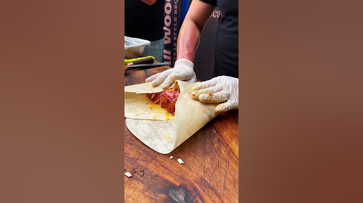 Así se envuelve un #burrito gigante de #cochinitapibil