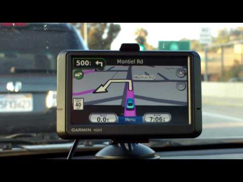 GARMIN NUVI 265WT vs. MIO MOOV 200 AUTO GPS ROAD TEST REVIEW OF GARMIN