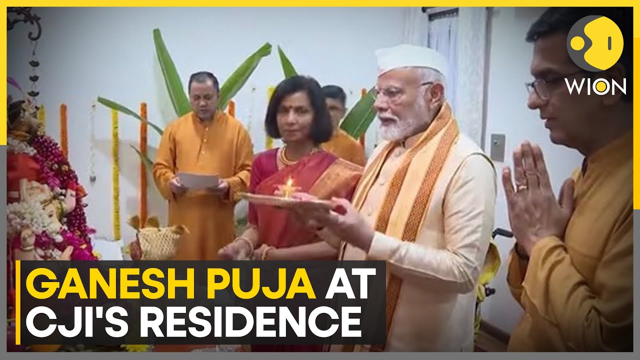 Ganesh Chaturthi 2024: PM Modi Offers Prayers at Chief Justice's Home ...