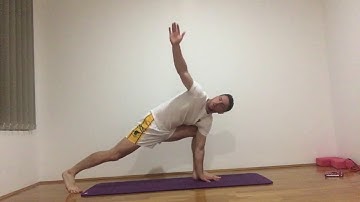 Lunge with T-spine rotation