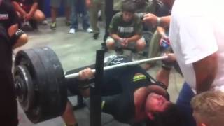 High School Senior Bench Presses 700 Pounds (Breaks Texas State Record) @vince1990