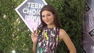 Victoria Justice Teen Choice Awards 2016 Green Carpet