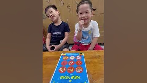 Tiếng Anh Giao Tiếp Trẻ Em Tại Phan Thiết: David and Jerry practice talking about Tet Holiday