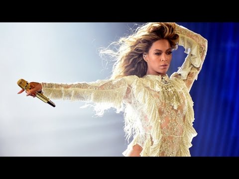 Beyonce Surprises Fans