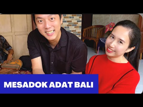 Prosesi Mesadok Adat Bali