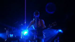 Feist - &quot;Get It Wrong, Get It Right&quot; (Circo Voador)