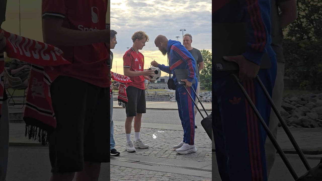 United Arrive In Stockholm! ✍️💙