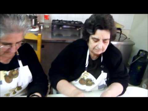 Βίντεο: Πασχαλινά αμυγδαλωτά με μαρμελάδα