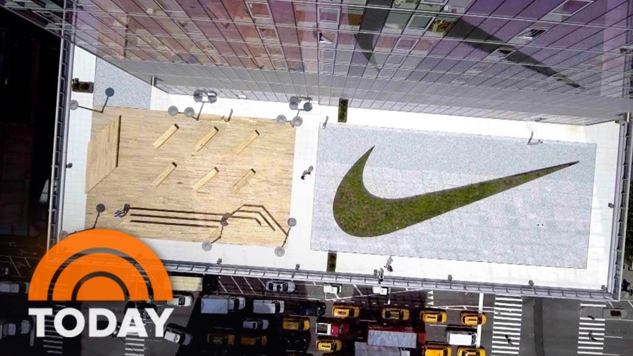 Stoel nationale vlag Beperking Gabby Douglas Goes Inside Nike's 'Stunning' New NYC Headquarters | TODAY -  YouTube