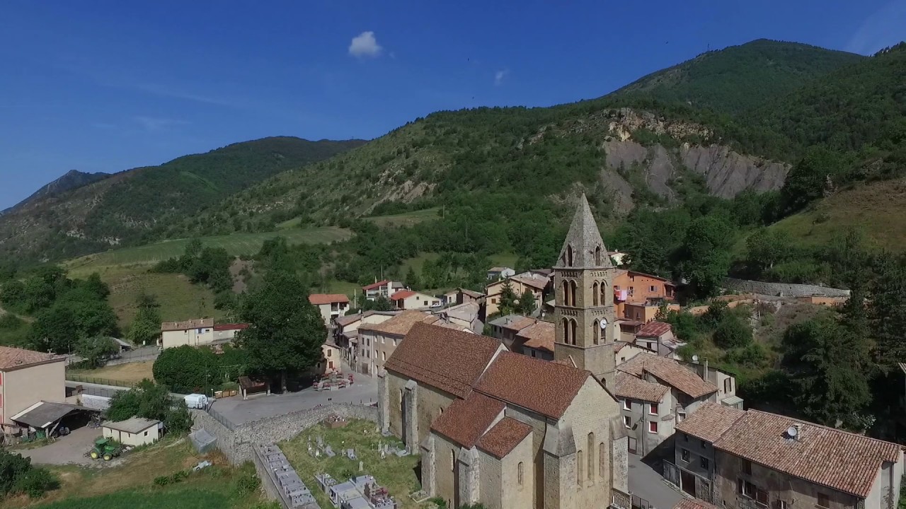 Vidéo aérienne de Bayons - UNESCO Géoparc de Haute-Provence