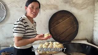 小舅子来家里做客，姐姐准备一桌丰盛的饭菜，弟弟的话让姐姐感动