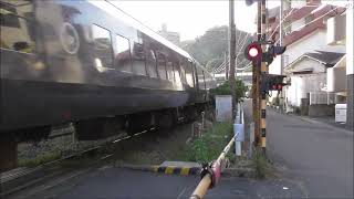 JR九州　787系　 特急きりしま12号 鹿児島中央駅～宮崎駅6012M     787系 特急きりしま9号宮崎駅～鹿児島中央駅 6009M　  新長田町踏切　撮影日2023 11 10