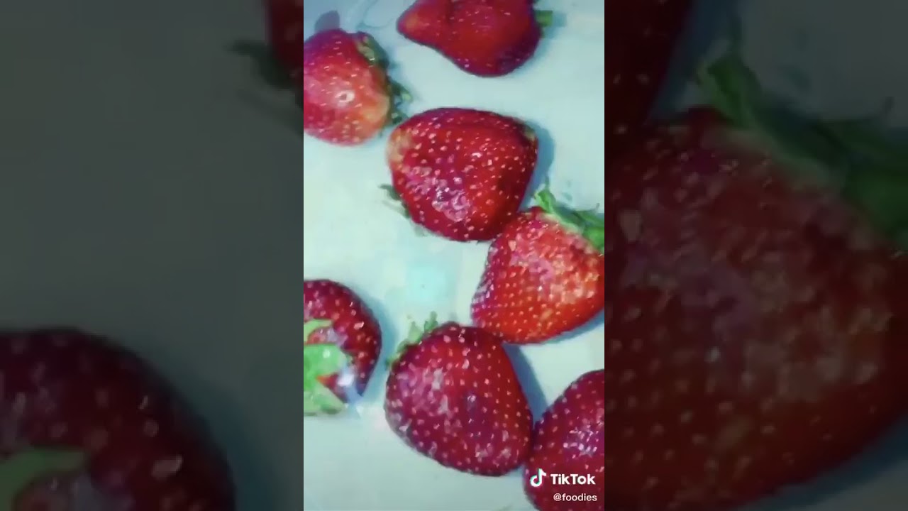 Wash strawberries thoroughly with salt water YouTube