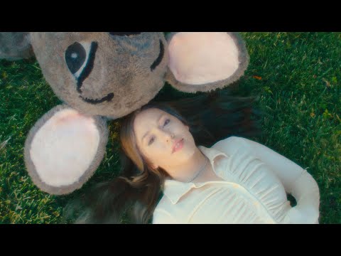 LUNA AURA - CANDY COLORED DAYDREAM (Official Music Video)